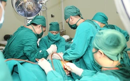 Hà Nội thu hút bác sĩ giỏi: Hỗ trợ một lần bằng 1.000 lần mức lương tối thiểu, miễn học phí cho con