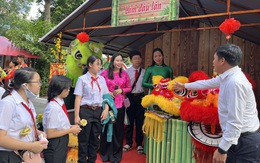 Cần Thơ khai mạc Sắc xuân miệt vườn và Công viên sách xuân