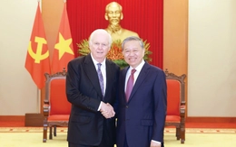 Thomas Vallely trở lại Việt Nam đi tìm dấu rồng