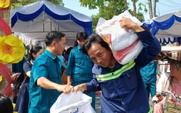 Phiên chợ Xuân yêu thương 0 đồng cho 1.000 người nghèo ăn Tết