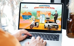 Hanwha Life công bố khách hàng trúng thưởng đợt 3 chương trình 'Đồng hành vững bước'