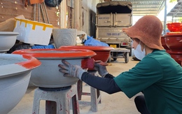 Cơ sở đúc chậu cảnh hoạt động hết công suất ngày cận Tết