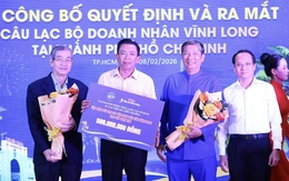 Trao tặng hơn 500 triệu đồng cho tân sinh viên Vĩnh Long vượt khó, học giỏi