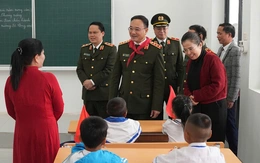 Dựng lại ngôi trường từng bị lũ 'xóa sổ' ở vùng biên xứ Nghệ