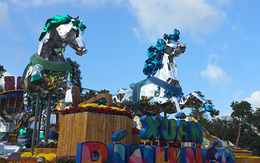 Song mã kéo xe, xích mã tung vó rực rỡ hút khách du xuân tại Đắk Lắk