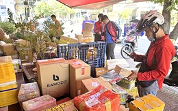 Lo đơn quà Tết 'mắc kẹt' tại kho vận chuyển