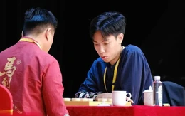 2 kỳ thủ Trung Quốc bật khóc khi đấu với Lại Lý Huynh