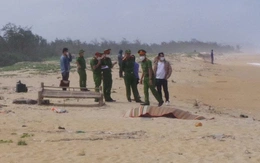Phát hiện hai thi thể trôi dạt vào bờ biển Quảng Ngãi