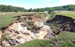 Đà Nẵng: Khai thác khoáng sản xong rồi ‘tính chạy làng’, trách nhiệm thuộc về ai?