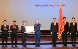 Tổng Bí thư Tô Lâm trao Huân chương Lao động hạng nhất cho báo Nhân Dân