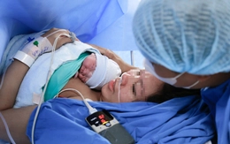 Thông tim từ trong bụng mẹ, bé trai 3kg chào đời khỏe mạnh