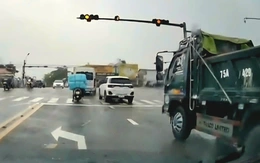 Đèn xanh 34 giây bất ngờ chuyển sang đèn vàng, làm sao kịp trở tay?