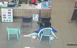 Chàng trai ngồi gãy nát ghế