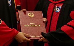 Từ 15-3: Không được dùng 'tiến sĩ danh dự', 'giáo sư danh dự' thay học hàm, học vị