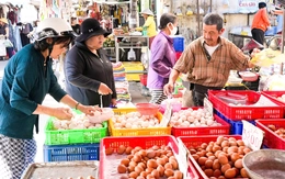 Nhiều nỗ lực kìm giá hàng hóa