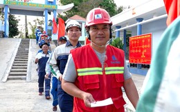 Hàng trăm cử tri tại 2 đảo Hòn Chuối và Hòn Khoai ở Cà Mau đi bầu cử sớm