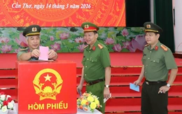 Cán bộ chiến sĩ lực lượng vũ trang TP Cần Thơ tham gia bầu cử sớm