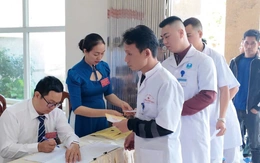 Cử tri Bạch Long Vĩ bỏ phiếu lựa chọn người xứng đáng vào Quốc hội và HĐND