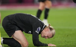 Hòa West Ham, Man City kém Arsenal đến 9 điểm