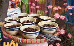 Ngày hội dân gian hay ngày hội đồ ăn nhanh? Bài đăng của phụ huynh gây bàn luận