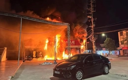 Cháy lớn tại quán kem Mixue