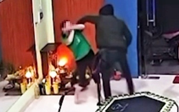 Bắt thanh niên xông vào phòng tập aerobic cướp giật dây chuyền của người phụ nữ