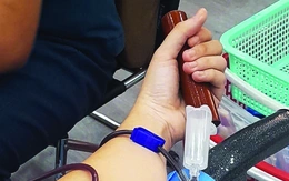 Lần đầu con đi hiến máu