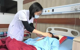 Tưởng viêm họng nhẹ, nữ sinh 16 tuổi bị ‘siêu vi khuẩn’ tấn công não, tim suýt mất mạng