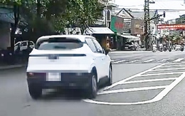 Nữ tài xế đi ngược chiều bị phạt 5 triệu đồng sau phản ánh trên Zalo Cục Cảnh sát giao thông