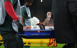 Tiền đạo Galatasaray nhập viện khẩn cấp trong trận gặp Liverpool