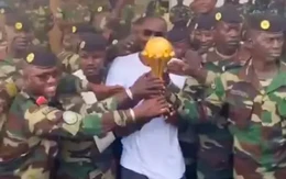 Bị tước danh hiệu AFCON 2025, Sengeal 'gửi' cúp vô địch ở doanh trại quân đội