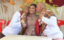 Nữ ca sĩ cưới cùng lúc hai chú rể