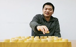'Cậu bé không sống quá tuổi 20' quật ngã nhà vô địch cờ tướng Trung Quốc