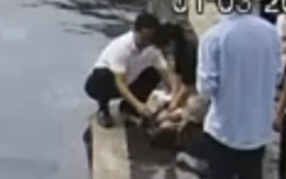 Đang đi nghỉ dưỡng, nữ bác sĩ kịp thời ép tim, cứu sống trẻ 3 tuổi bị đuối nước