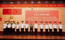 Quảng Trị tuyển 29 nhân viên an ninh hàng không vào Công an, được phong cấp bậc hàm