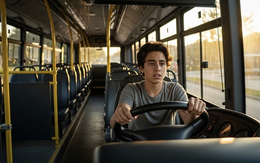 Thiếu niên 15 tuổi lấy trộm xe buýt để… đưa bạn gái đến trường
