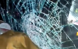 Nhiều xe tải chạy trên cao tốc Bắc - Nam qua Quảng Trị bị đá bay vỡ kính chắn gió