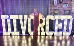 Bà mẹ 2 con thuê DJ mở tiệc ăn mừng ly hôn