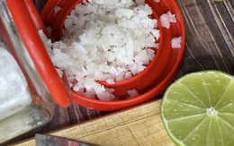 Thực hư việc uống nước chanh muối giúp hạ huyết áp?