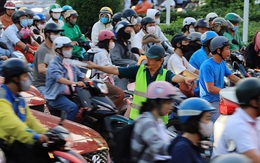 TP.HCM: Nghiên cứu giãn giờ làm, di dời trường học, bệnh viện khỏi trung tâm để giảm ùn tắc