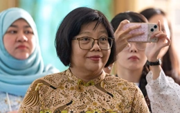 Các nữ tổng lãnh sự ở TP.HCM thăm Bảo tàng Lịch sử, xem múa rối nước