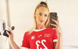 Alisha Lehmann trả lời câu hỏi 'hot girl TikTok' hay cầu thủ