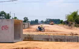 Đường Hồ Chí Minh qua Tây Ninh thi công cầm chừng vì thiếu nhiên liệu