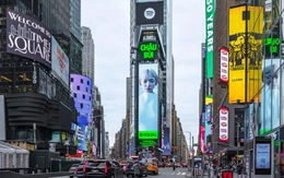 Châu Bùi xuất hiện tại Times Square