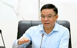 Quyền Bộ trưởng Bộ Công Thương đến nhà máy lọc dầu, yêu cầu 'giữ vững nguồn cung'