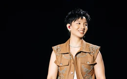 Fan rủ nhau cầu hôn, khoe nhẫn khi Hoàng Dũng hát 'Lý giải'