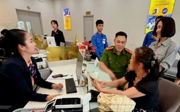 Ngân hàng gọi công an đến hỗ trợ giúp nữ khách hàng thoát bẫy lừa đảo nhận tiền đô từ nước ngoài