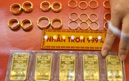 Giá vàng miếng SJC cao hơn giá vàng thế giới đến 30 triệu đồng/lượng cả tuần qua