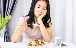 Vì sao bị bệnh lại chán ăn? Khoa học hé lộ lý do