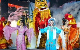 Rực rỡ đêm hội Nguyên tiêu, đậm sắc màu văn hóa Việt - Hoa